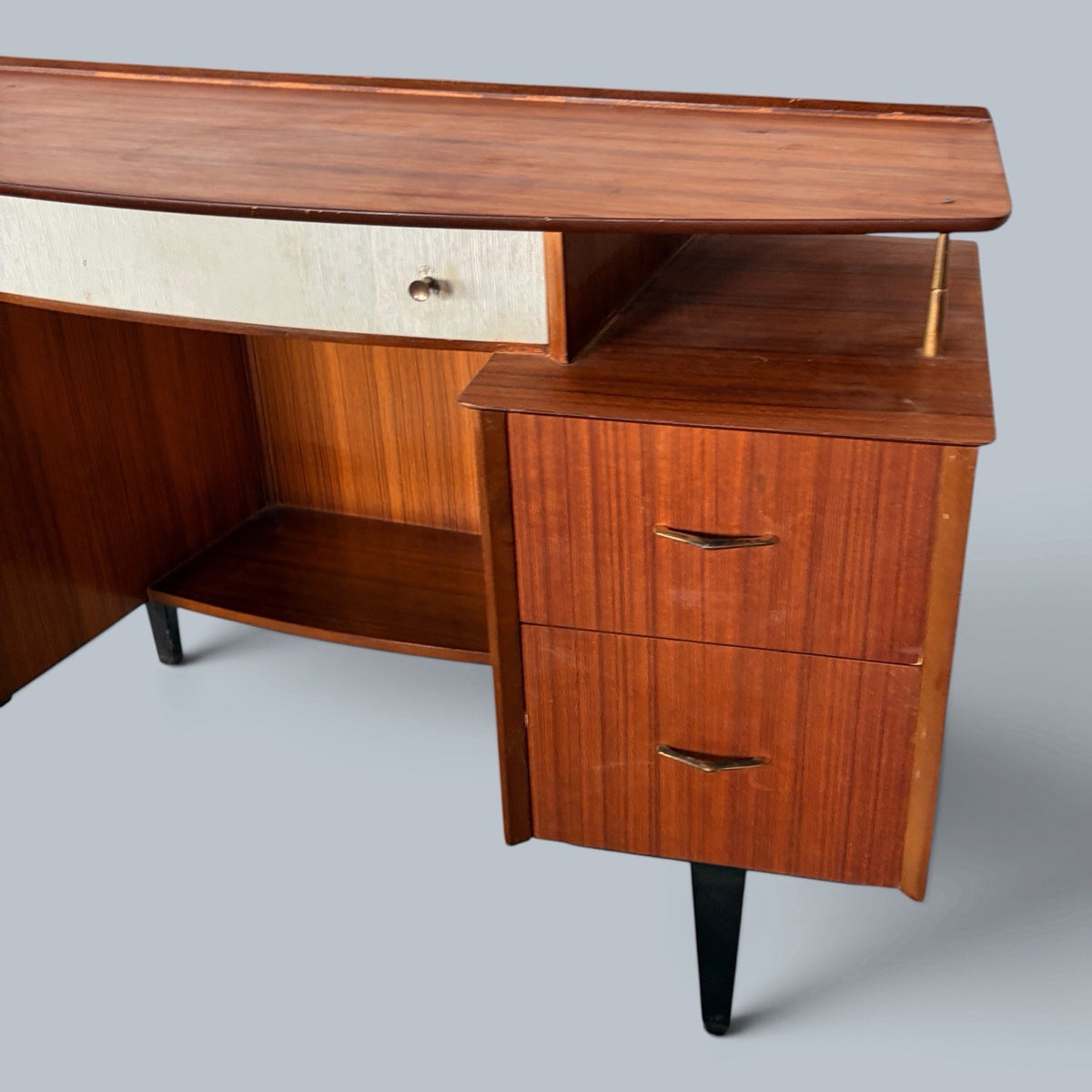 Lebus Floating Top Dressing Table / Desk – view 7