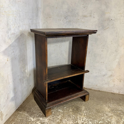 Arts & Crafts Style Oak Open Shelving Side Table – original photograph 1