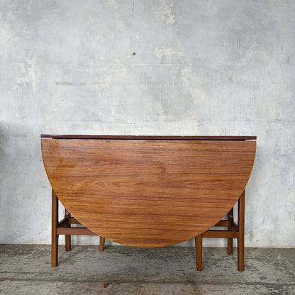 Mid Century Distressed Teak Oval Drop-Leaf Dining Table – 147 × 114 cm – view 8