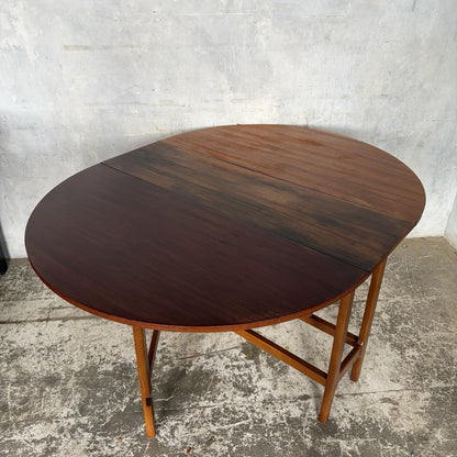 Mid Century Distressed Teak Oval Drop-Leaf Dining Table – 147 × 114 cm – view 3
