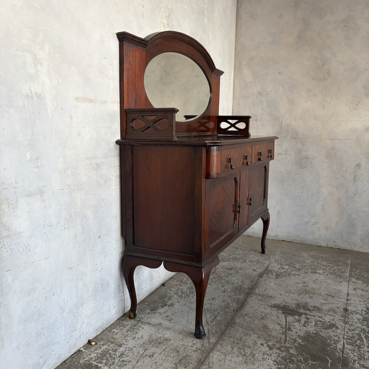 Arts & Crafts Mahogany Inlaid Hall Cabinet with Oval Mirror – original photograph 5