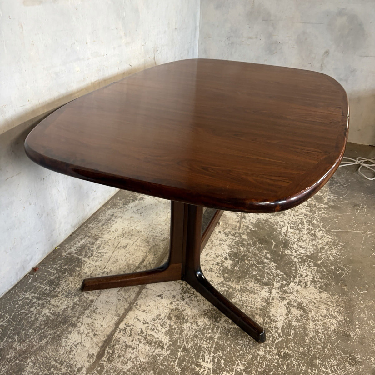Dyrlund Danish Rosewood Extending Dining Table – Two Leaves, 165–265 cm – original photograph 6