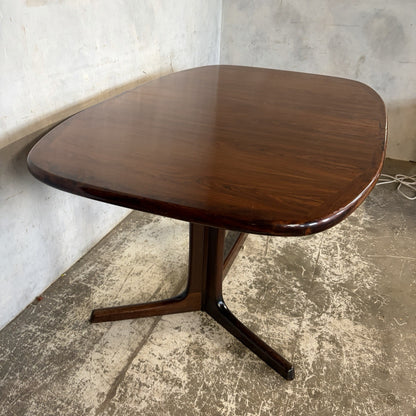 Dyrlund Danish Rosewood Extending Dining Table – Two Leaves, 165–265 cm – original photograph 6