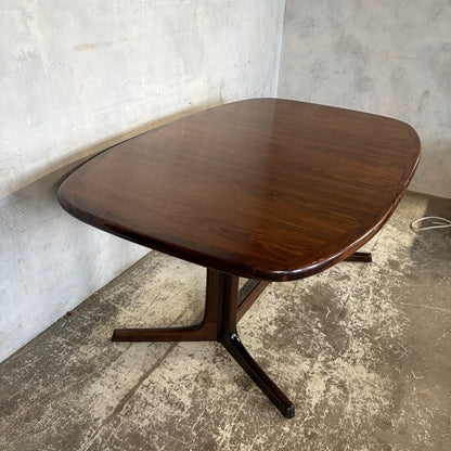 Dyrlund Danish Rosewood Extending Dining Table – Two Leaves, 165–265 cm – original photograph 5