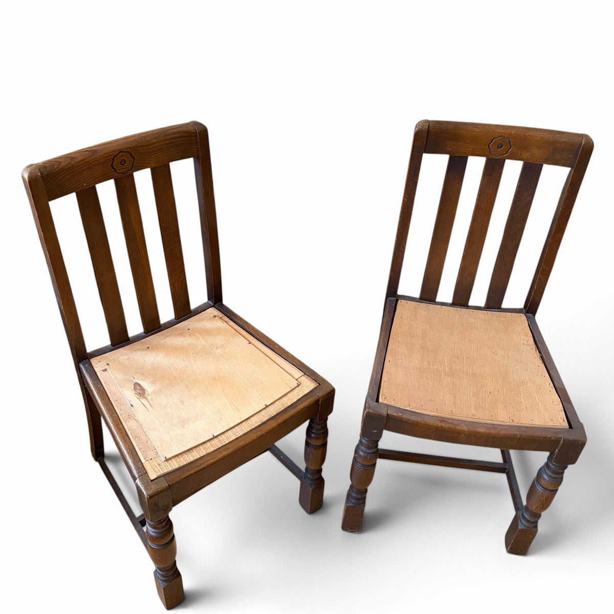 Arts & Crafts Oak Dining Chairs with Plywood Seats – Pair – view 4
