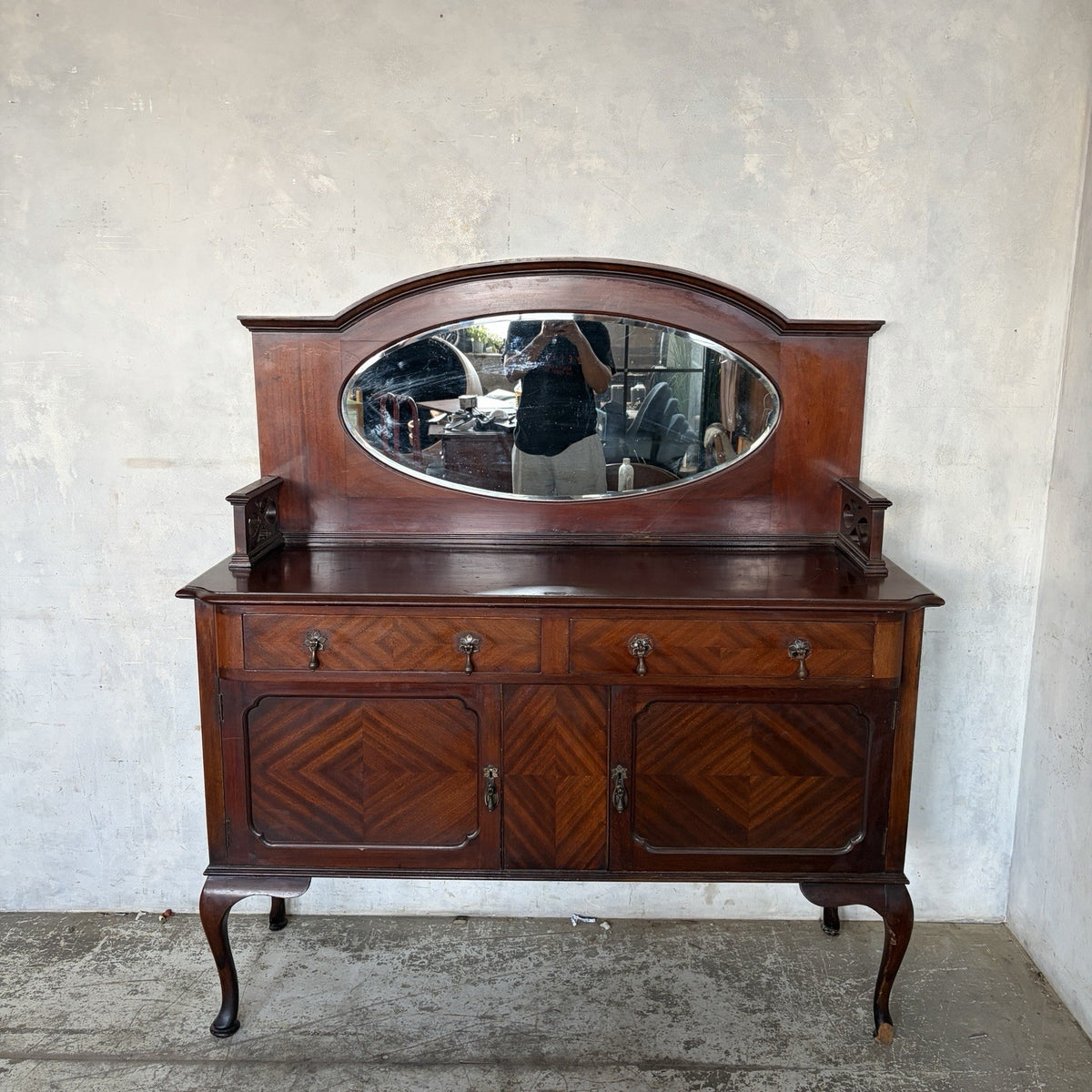 Arts & Crafts Mahogany Inlaid Hall Cabinet with Oval Mirror – original photograph 1