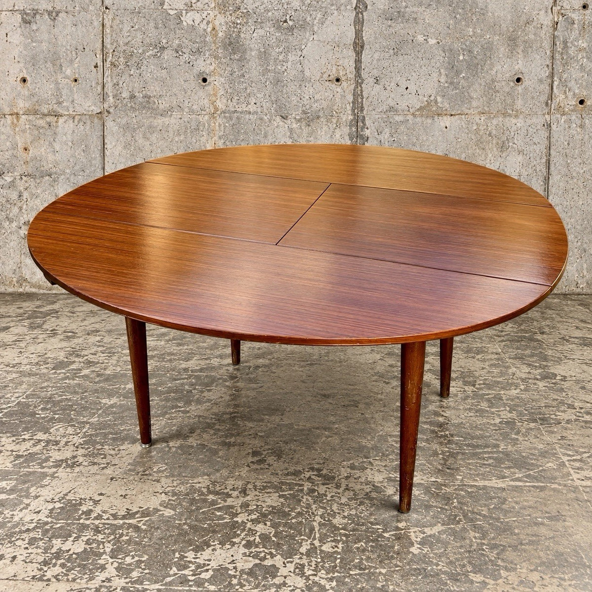 Mid Century Greaves & Thomas Compact Oval Extending Dining Table – original photograph 2