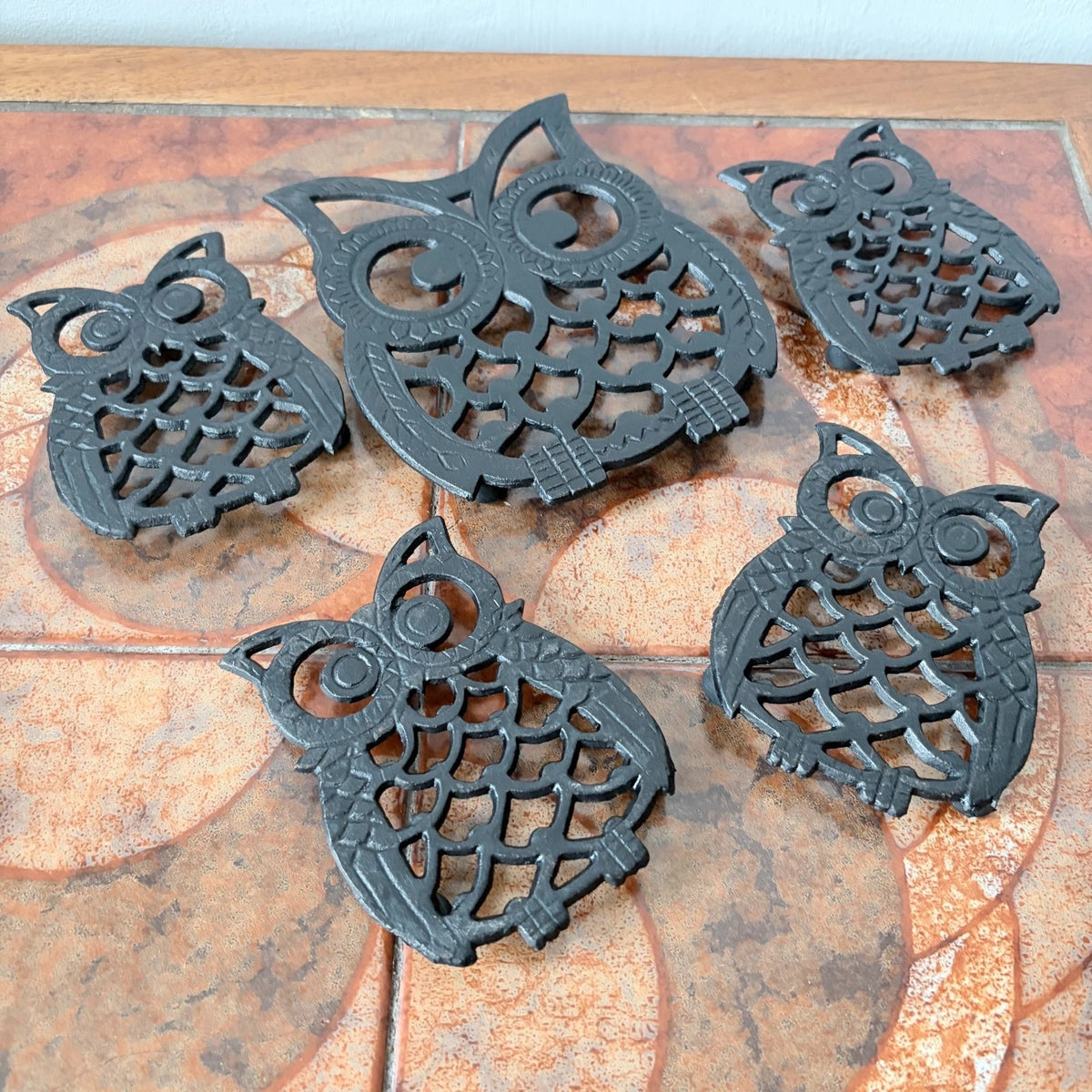 Vintage Cast Iron Owl Trivet & Coaster Set – Five Pieces – view 4