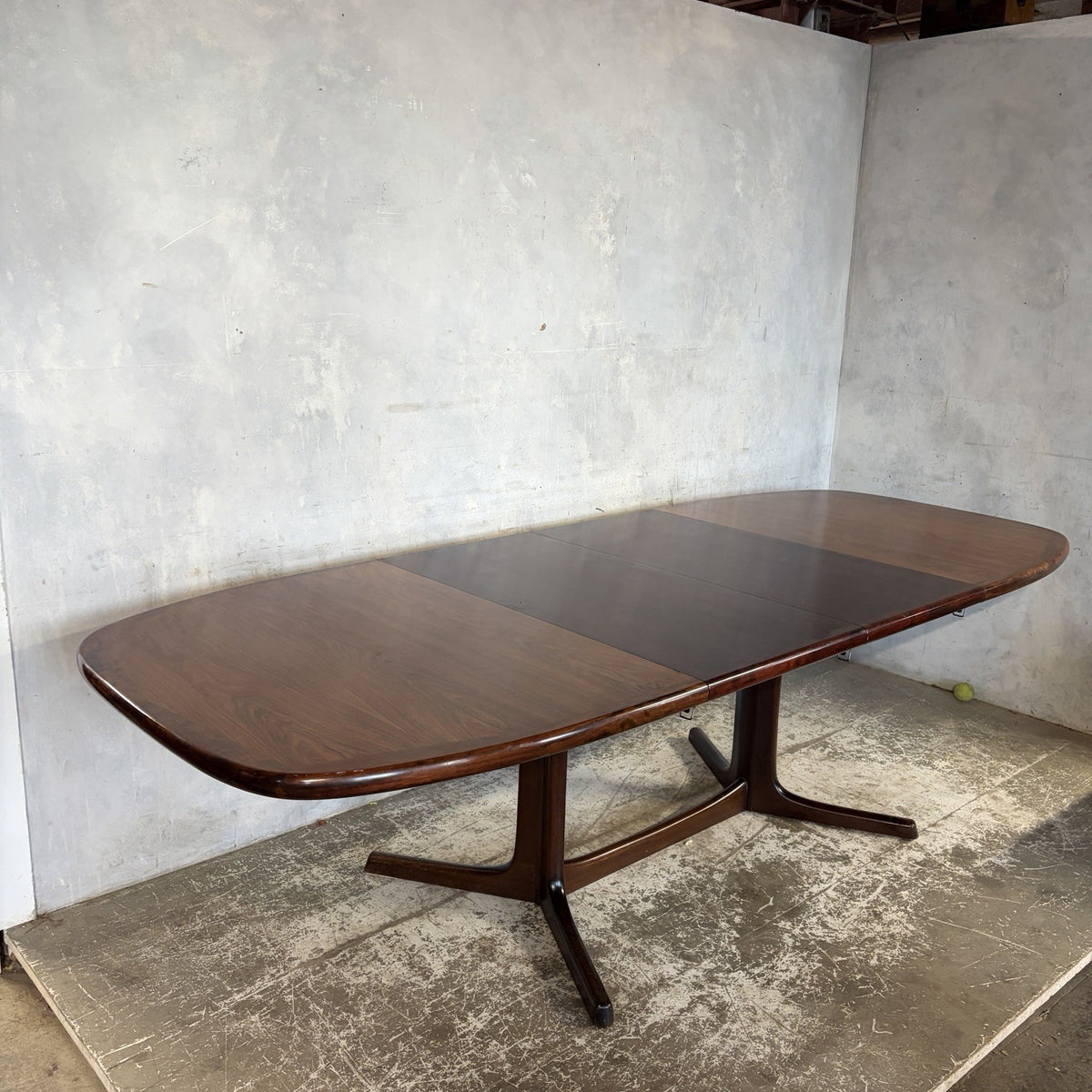 Dyrlund Danish Rosewood Extending Dining Table – Two Leaves, 165–265 cm – original photograph 8