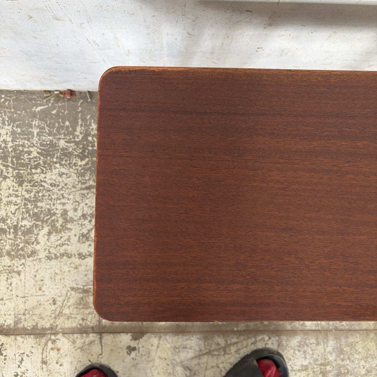 Mid Century Teak-Effect Side Table with Black Sputnik Metal Legs – original photograph 8