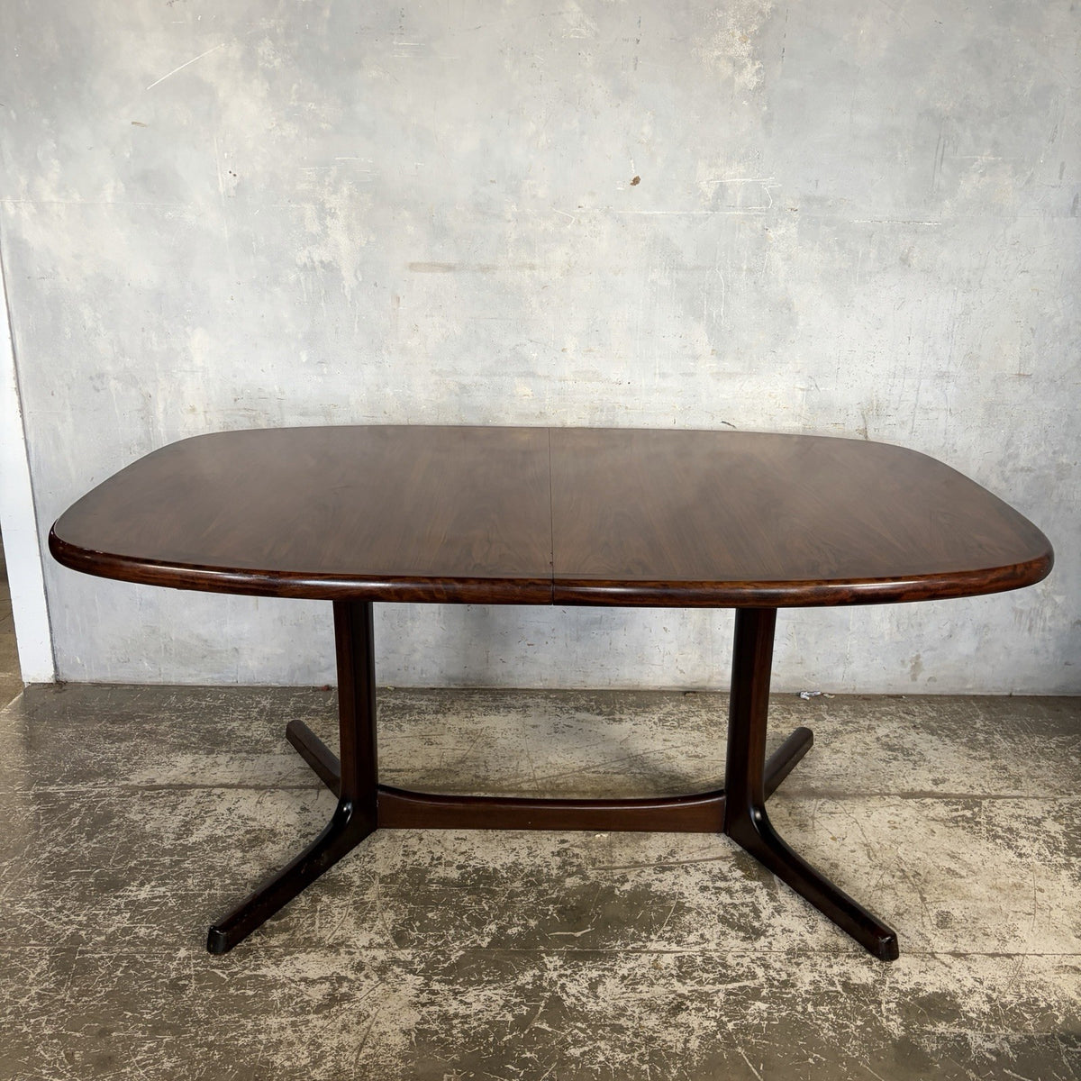 Dyrlund Danish Rosewood Extending Dining Table – Two Leaves, 165–265 cm – original photograph 3
