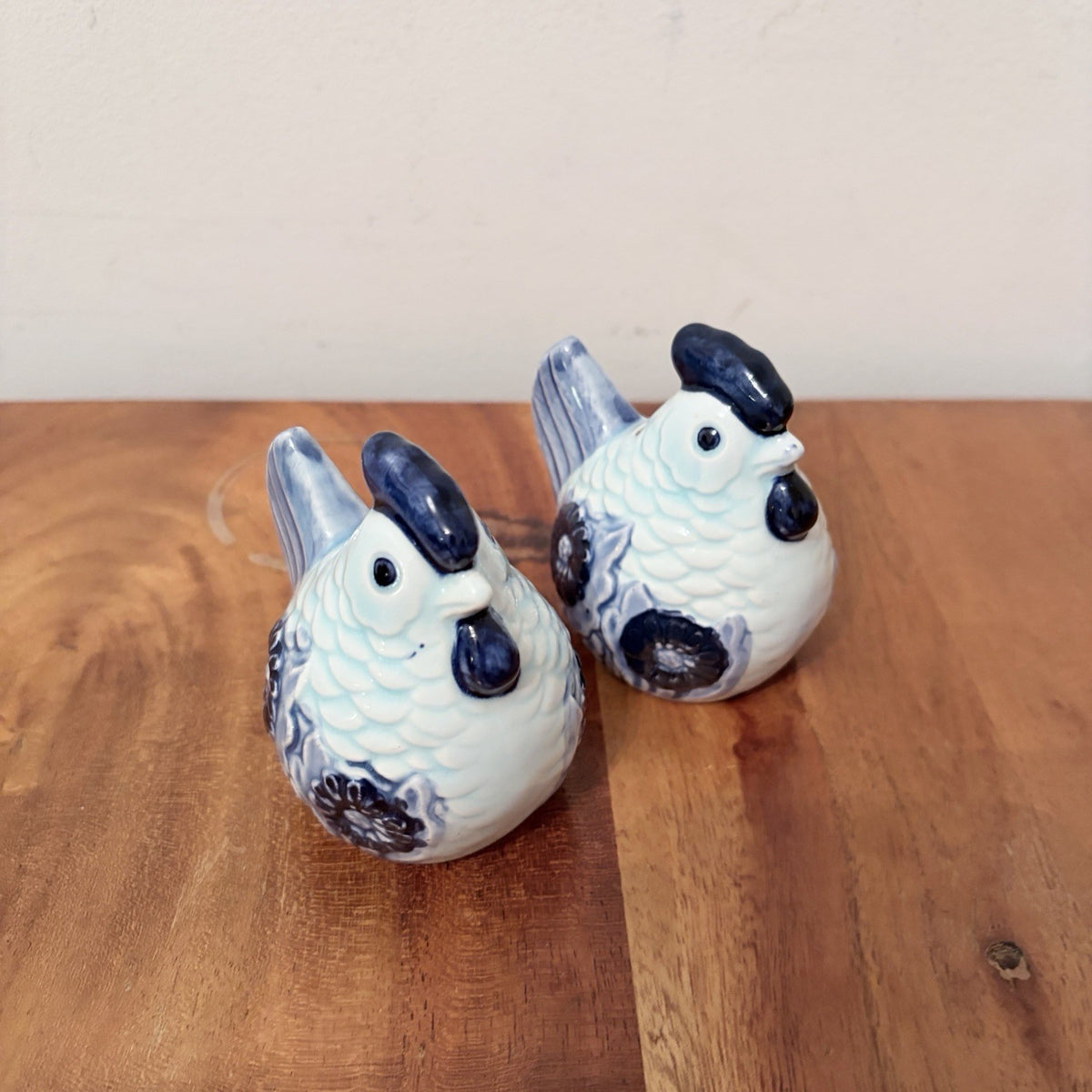 Mid Century Blue & White Hen Salt & Pepper Shakers – Pair – view 6