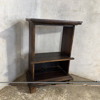 Arts & Crafts Style Oak Open Shelving Side Table – original photograph 3