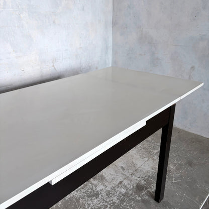 Mid Century White Formica Draw Leaf Extending Dining Table – original photograph 5