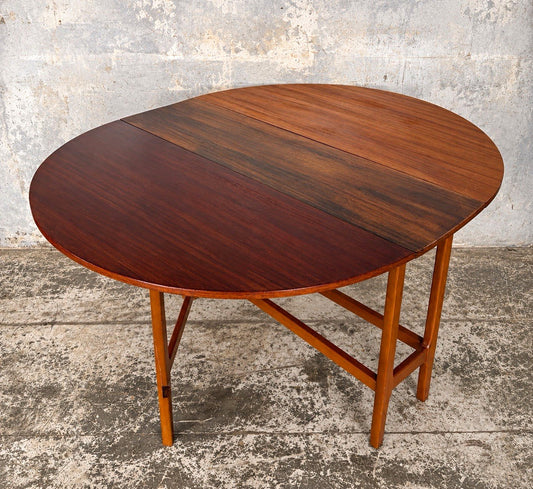 Mid Century Distressed Teak Oval Drop-Leaf Dining Table – 147 × 114 cm – view 1