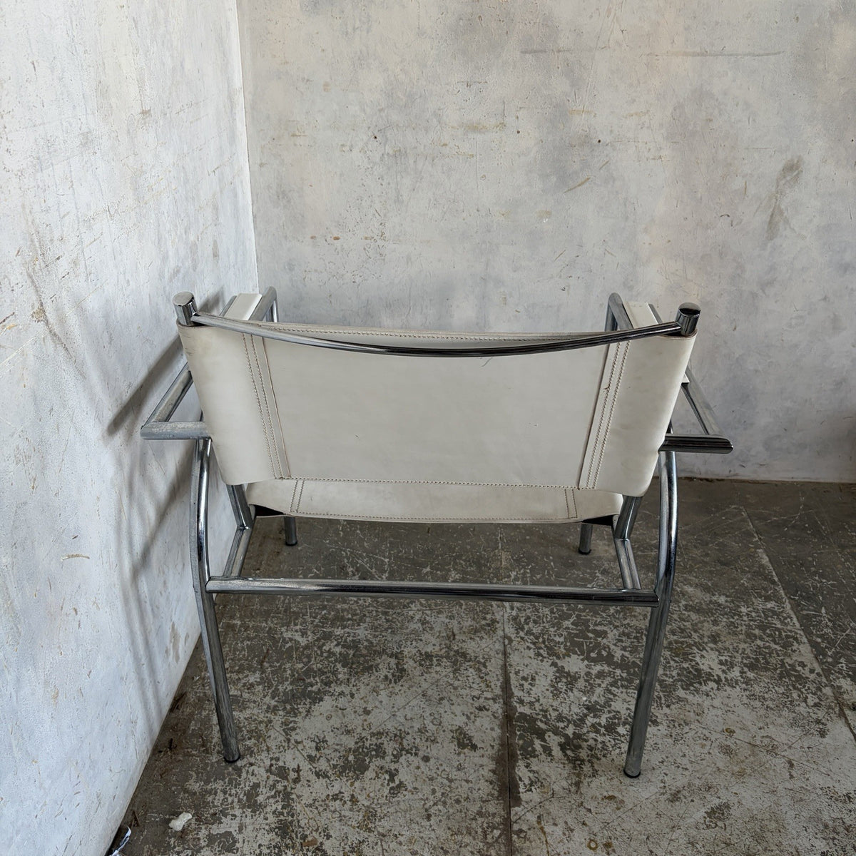 Gerard Vollenbrock 1980s Chrome & White Leather Armchair – original photograph 7