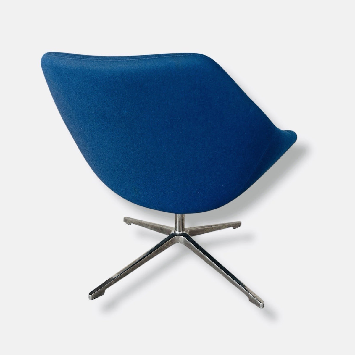 Space Age Style Blue Swivel Lounge Chair – original photograph 4