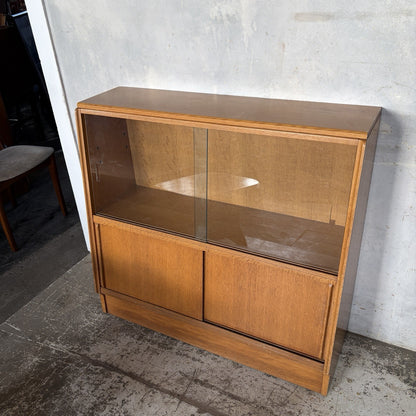 Mid Century G Plan Brandon Blonde Oak Bookcase | E Gomme – original photograph 3