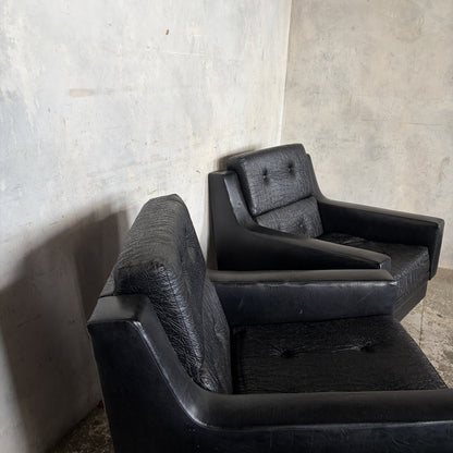 Pair of Art Deco Black Leather Club Armchairs – 1930s – original photograph 5