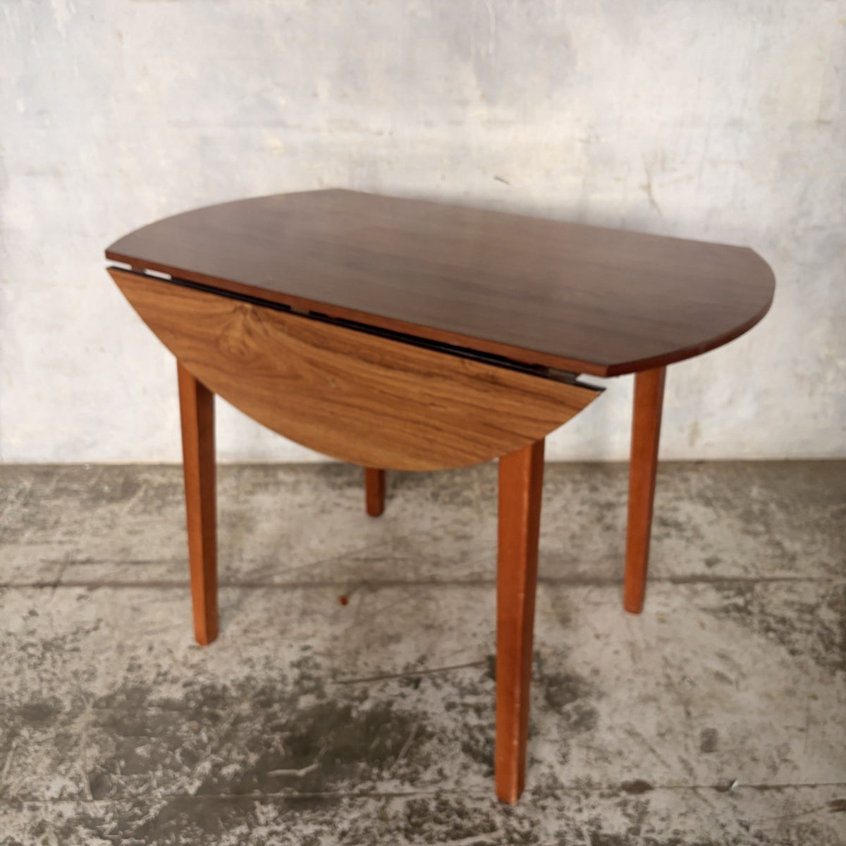 Mid Century Walnut-Effect Round Drop-Leaf Dining Table – 100 cm – view 3