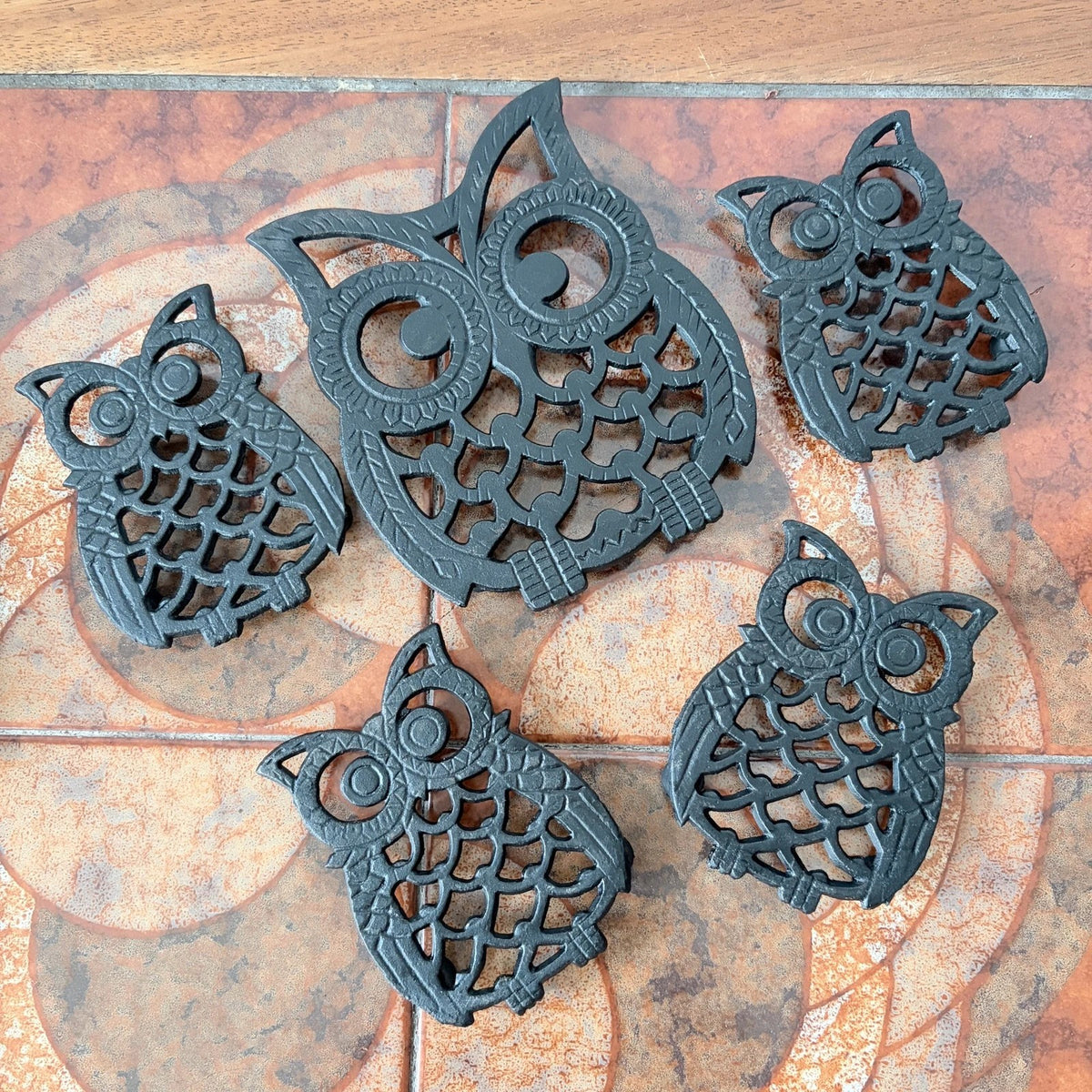 Vintage Cast Iron Owl Trivet & Coaster Set – Five Pieces – view 3