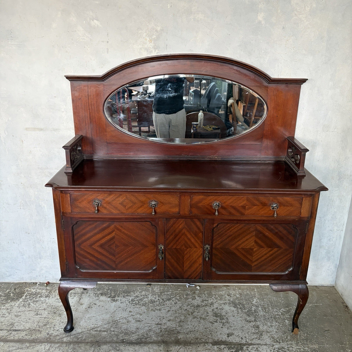 Arts & Crafts Mahogany Inlaid Hall Cabinet with Oval Mirror – original photograph 6