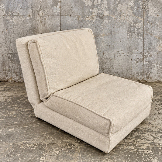 Space Age Style White Sherpa Convertible Lounge Chair & Daybed – original photograph 1