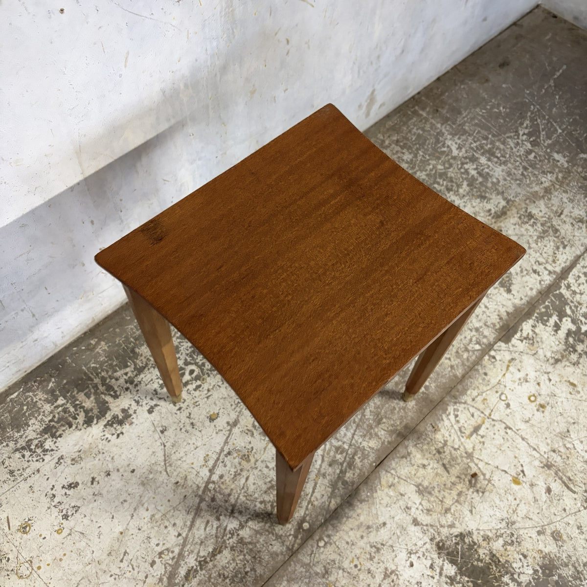 Mid Century Vintage Curved Wooden Plant Stand – original photograph 5