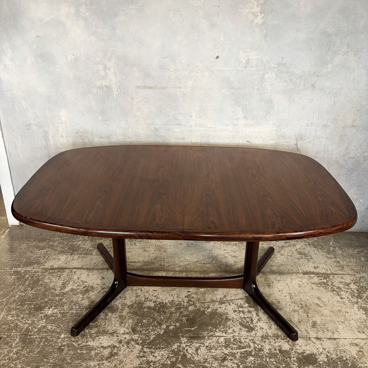 Dyrlund Danish Rosewood Extending Dining Table – Two Leaves, 165–265 cm – original photograph 1