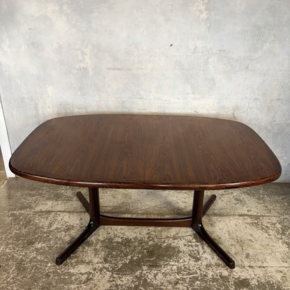Dyrlund Danish Rosewood Extending Dining Table – Two Leaves, 165–265 cm – original photograph 1