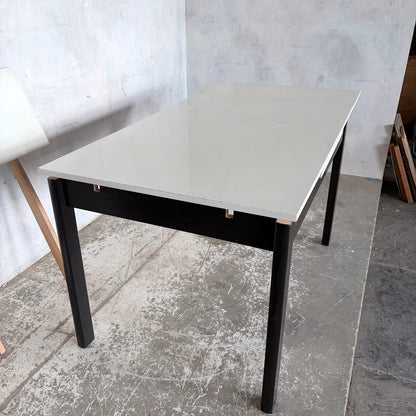 Mid Century White Formica Draw Leaf Extending Dining Table – original photograph 6