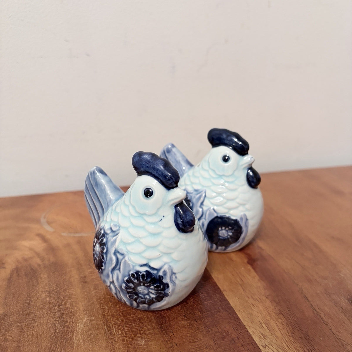 Mid Century Blue & White Hen Salt & Pepper Shakers – Pair – view 8