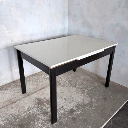Mid Century White Formica Draw Leaf Extending Dining Table – original photograph 8